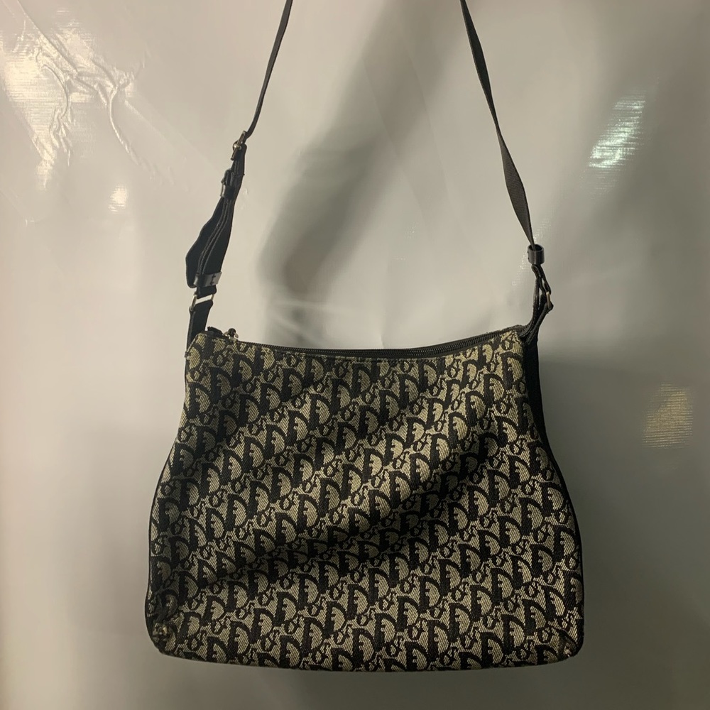 Authentic Dior Diorissimo Crossbody Bag - Picture 2 of 16